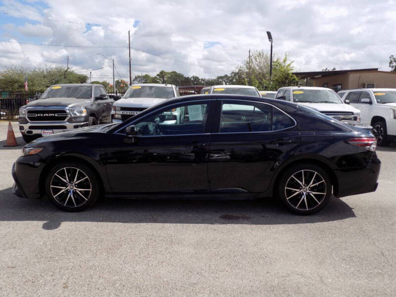 2022 Toyota Camry SE