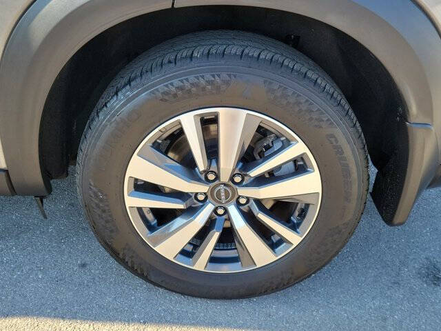 2024 Nissan Pathfinder SL