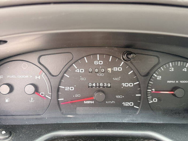 2003 Ford Taurus SE