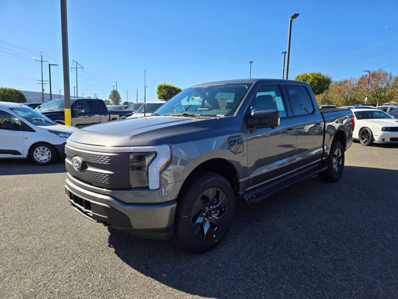 2025 Ford F-150 Lightning Flash