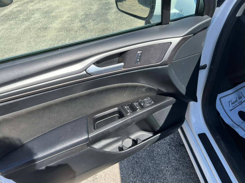 2017 Ford Fusion SE
