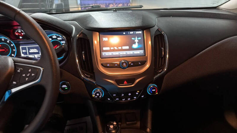 2017 Chevrolet Cruze LT Auto