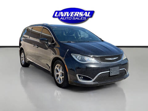 2017 Chrysler Pacifica for sale at Universal Auto Sales in Plant City FL