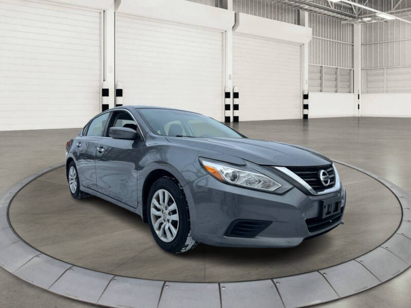 2017 Nissan Altima S's photo