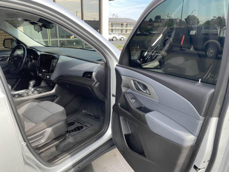 2021 Chevrolet Traverse LT Cloth