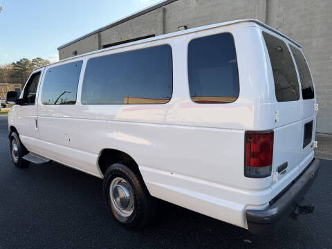 2006 Ford E-Series E-350 SD XLT
