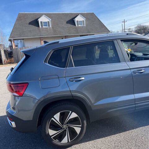 2024 Volkswagen Taos SE 4Motion