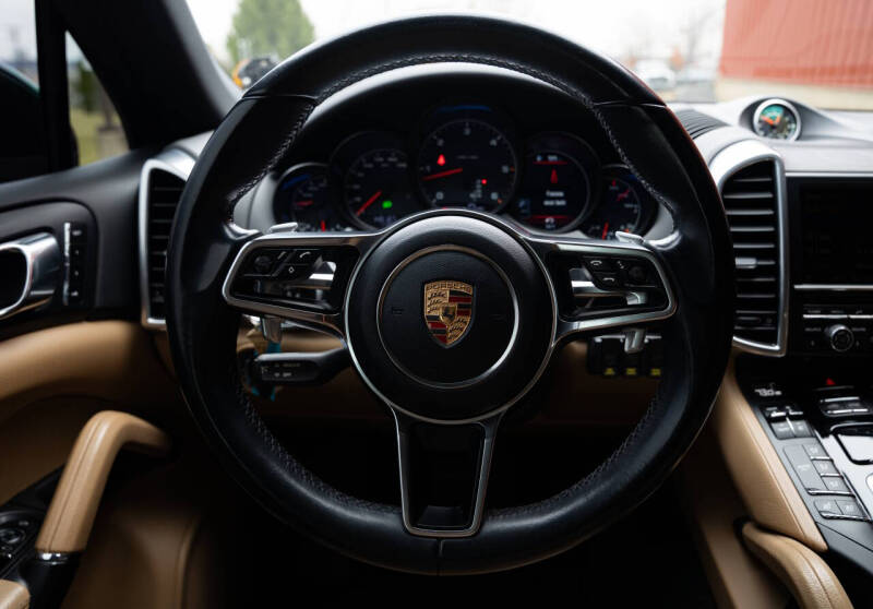 2015 Porsche Cayenne null photo 20