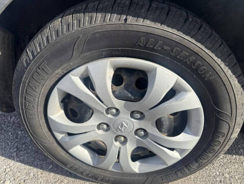 2010 Hyundai Elantra Blue