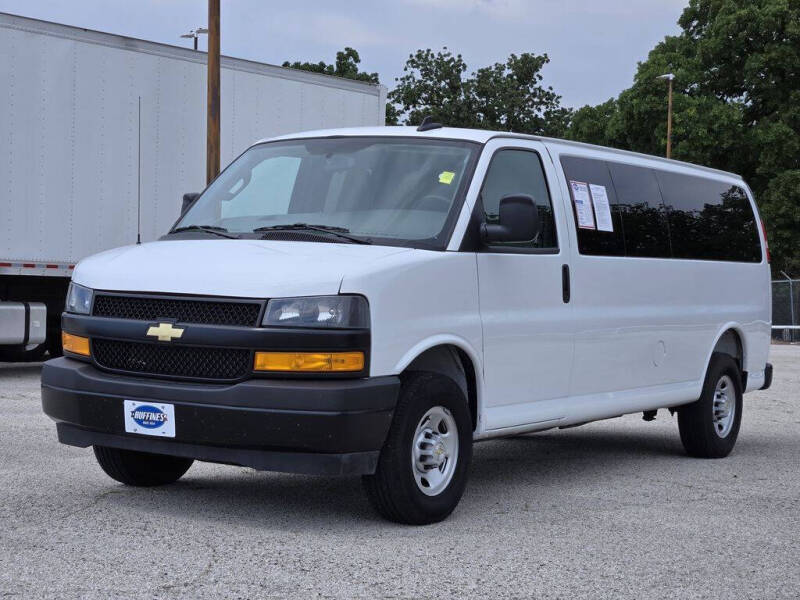 2025 Chevrolet Express LS 3500