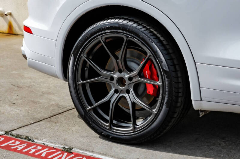 2015 Porsche Cayenne Turbo
