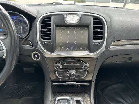 2016 Chrysler 300 C
