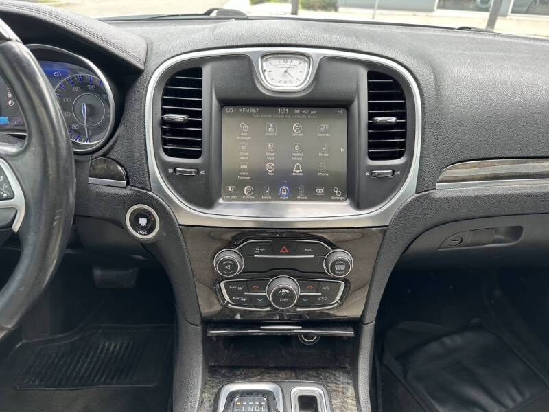 2016 Chrysler 300 C
