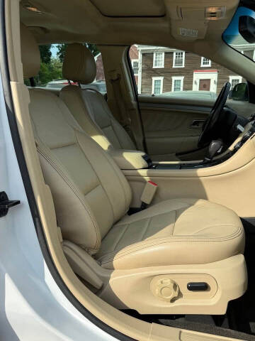 2013 Ford Taurus SEL