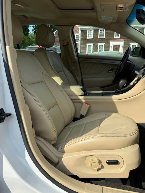 2013 Ford Taurus SEL