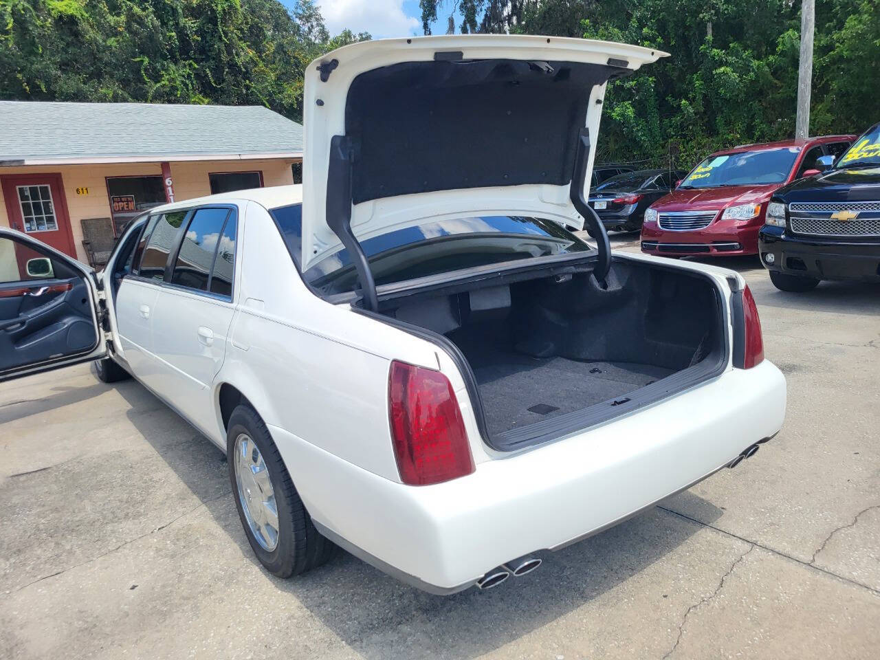 2000 Cadillac Deville Professional for sale at FAMILY AUTO BROKERS in Longwood, FL