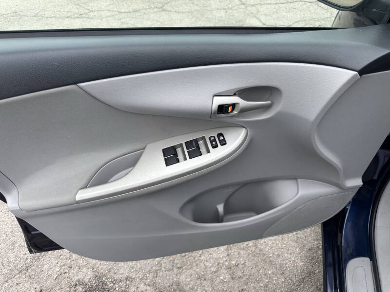 2012 Toyota Corolla LE