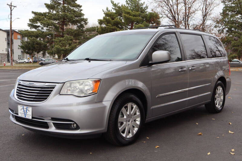 2013 Chrysler Town and Country Touring