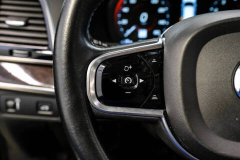 2017 Volvo XC90 T6 Momentum