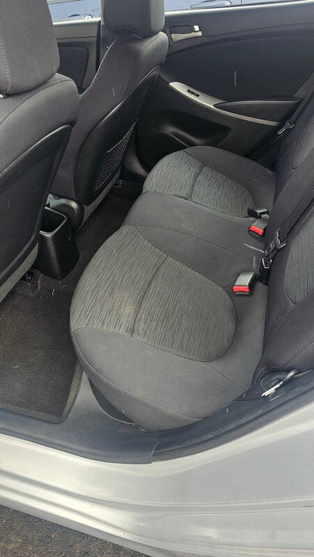 2017 Hyundai Accent SE