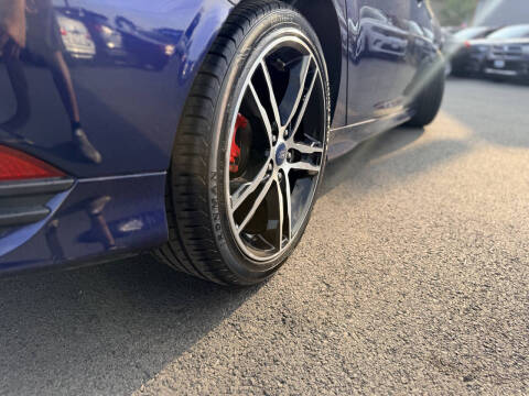 2017 Ford Focus ST