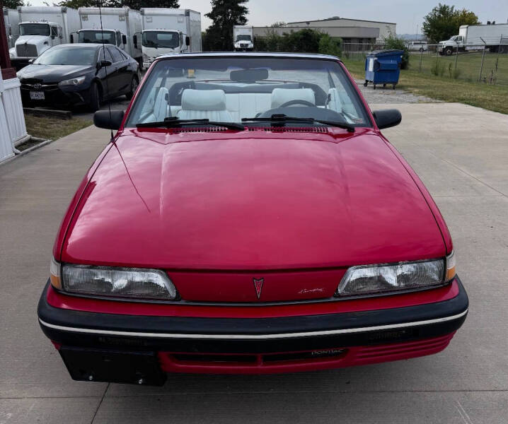 1991 Pontiac Sunbird LE