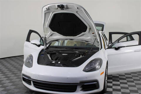 2017 Porsche Panamera