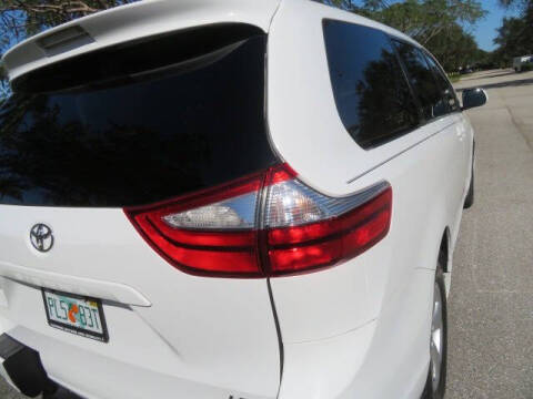 2016 Toyota Sienna LE Mobility 7-Passenger