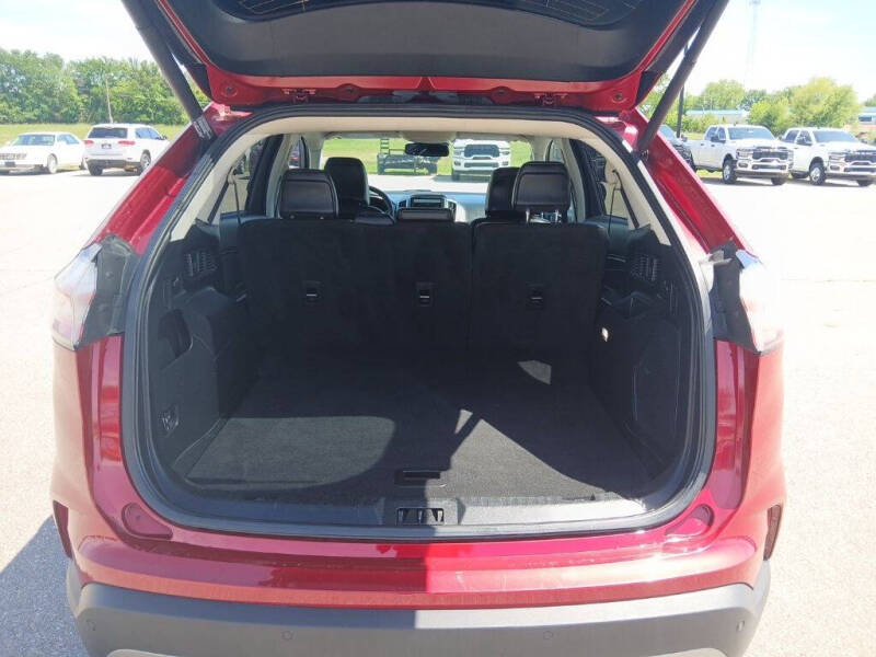 2022 Ford Edge Titanium