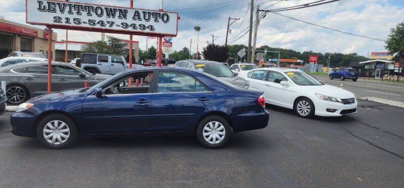 2005 Toyota Camry LE