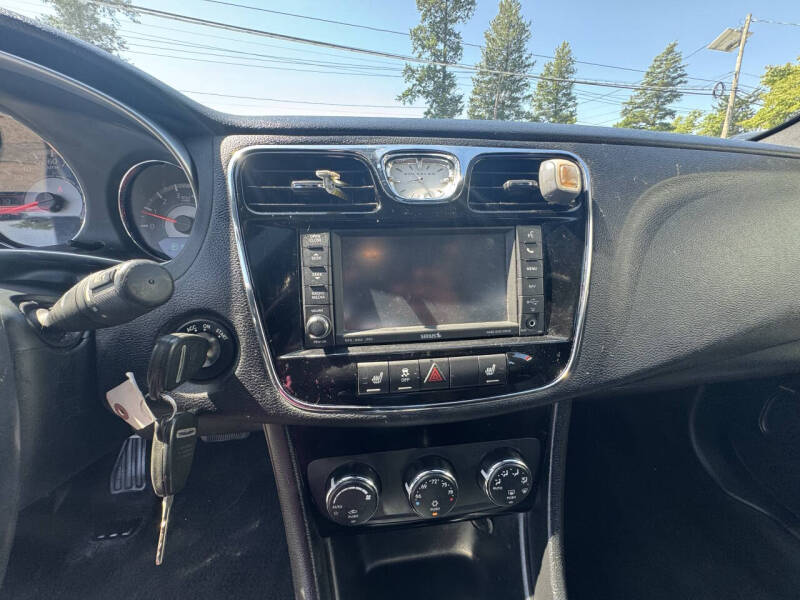 2012 Chrysler 200 Limited