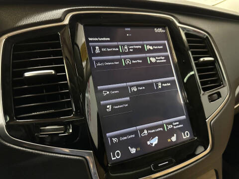 2016 Volvo XC90 T6 Momentum