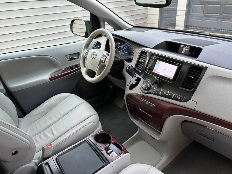 2014 Toyota Sienna