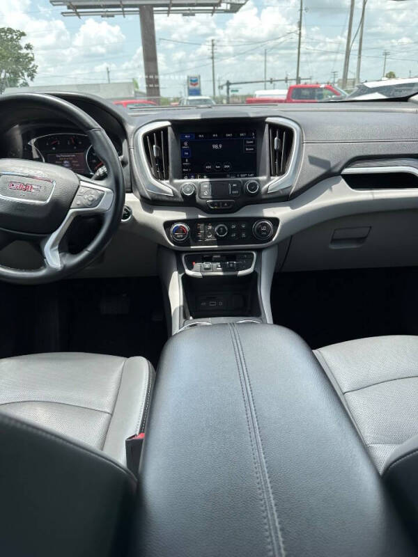 2023 GMC Terrain SLT