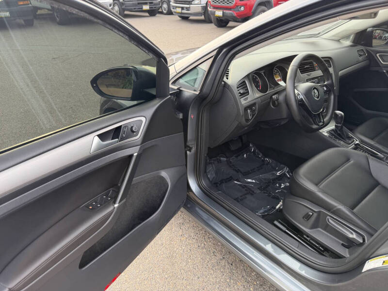 2017 Volkswagen Golf TSI Wolfsburg Edition