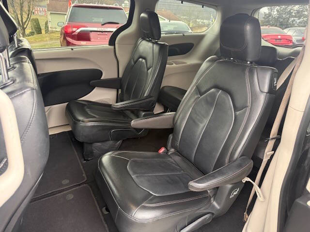 2017 Chrysler Pacifica Touring-L