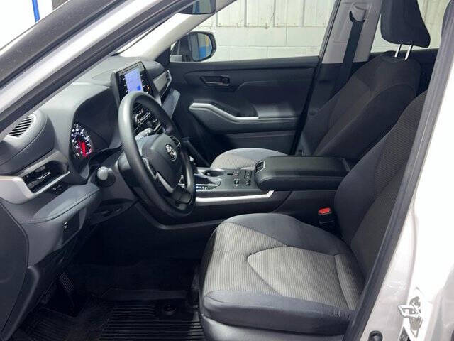 2022 Toyota Highlander L