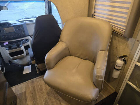 2020 Thor Motor Coach Four Winds