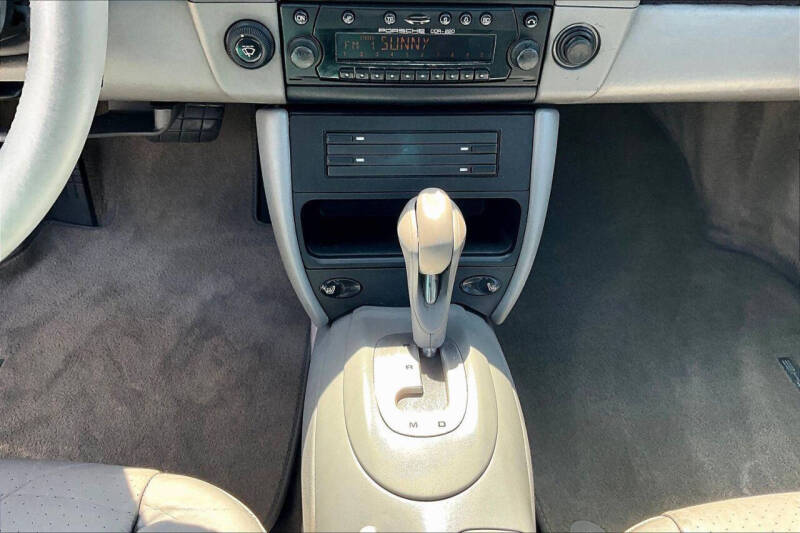 2000 Porsche 911 Carrera