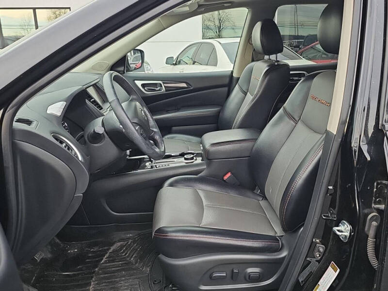 2020 Nissan Pathfinder SL