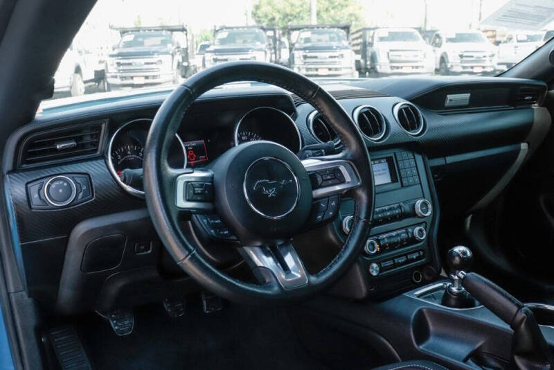 2021 Ford Mustang EcoBoost