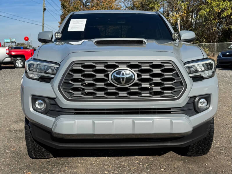 2020 Toyota Tacoma null photo 3