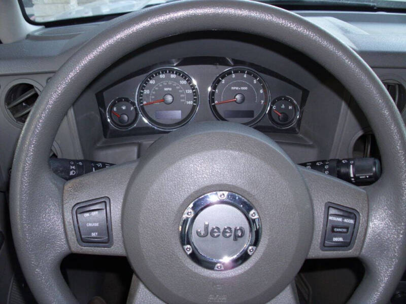 2007 Jeep Commander Sport