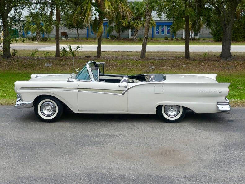 1957 Ford Fairlane