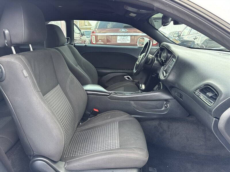 2015 Dodge Challenger SXT