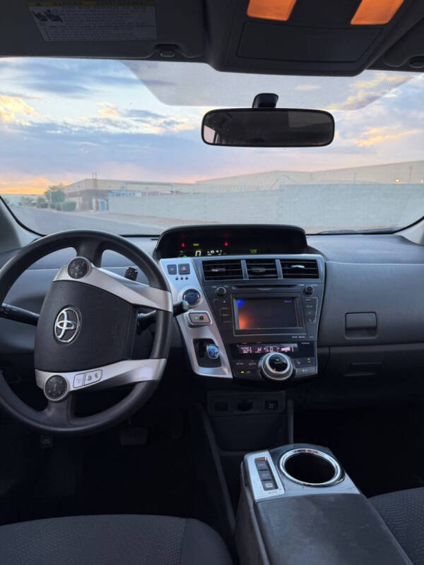 2014 Toyota Prius v