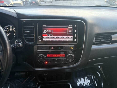 2019 Mitsubishi Outlander SE