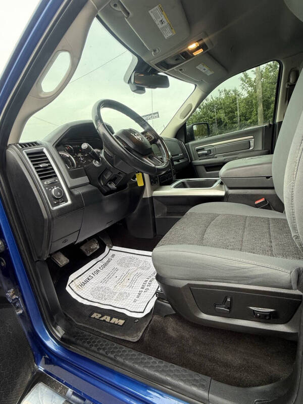 2017 RAM 1500 SLT