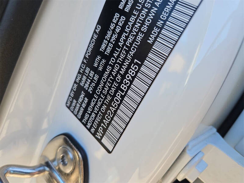 2023 Porsche Macan S