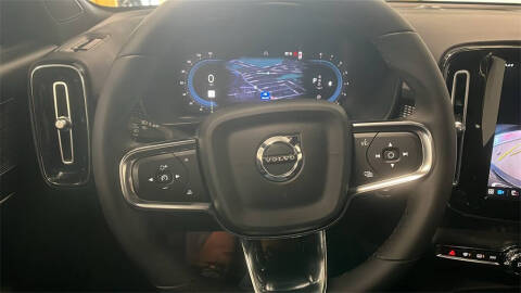 2023 Volvo XC40 B5 Plus Dark Theme